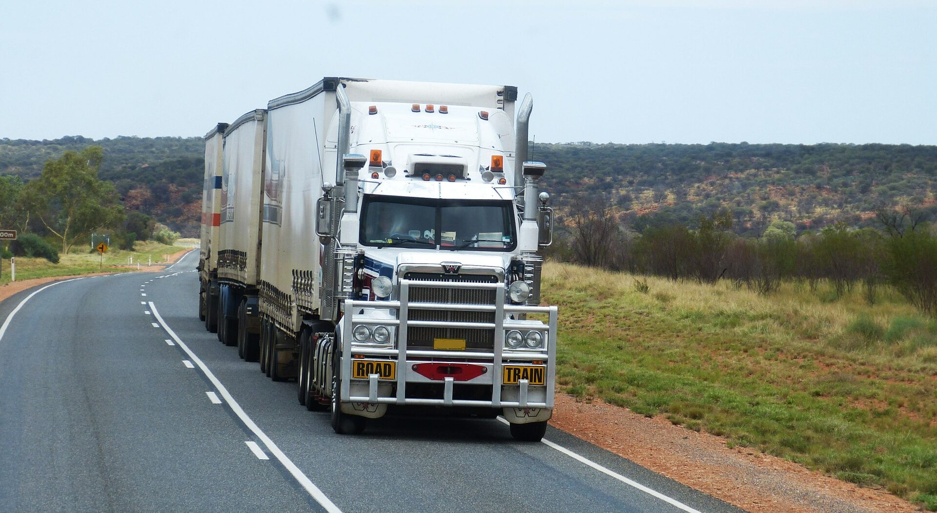 semi-trailer-534577_1920
